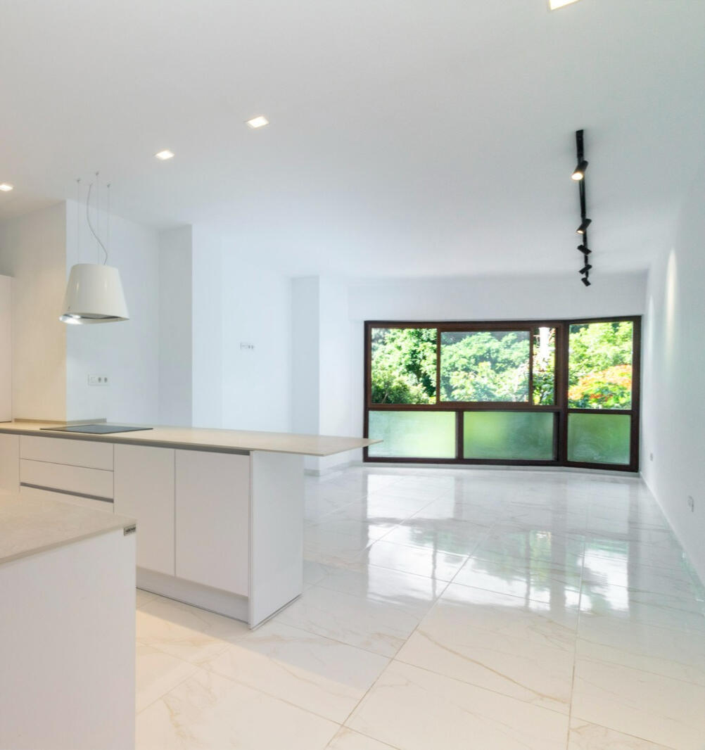 Cambio de uso oficinas Plaza Weyler. Finalizada junio 2.024